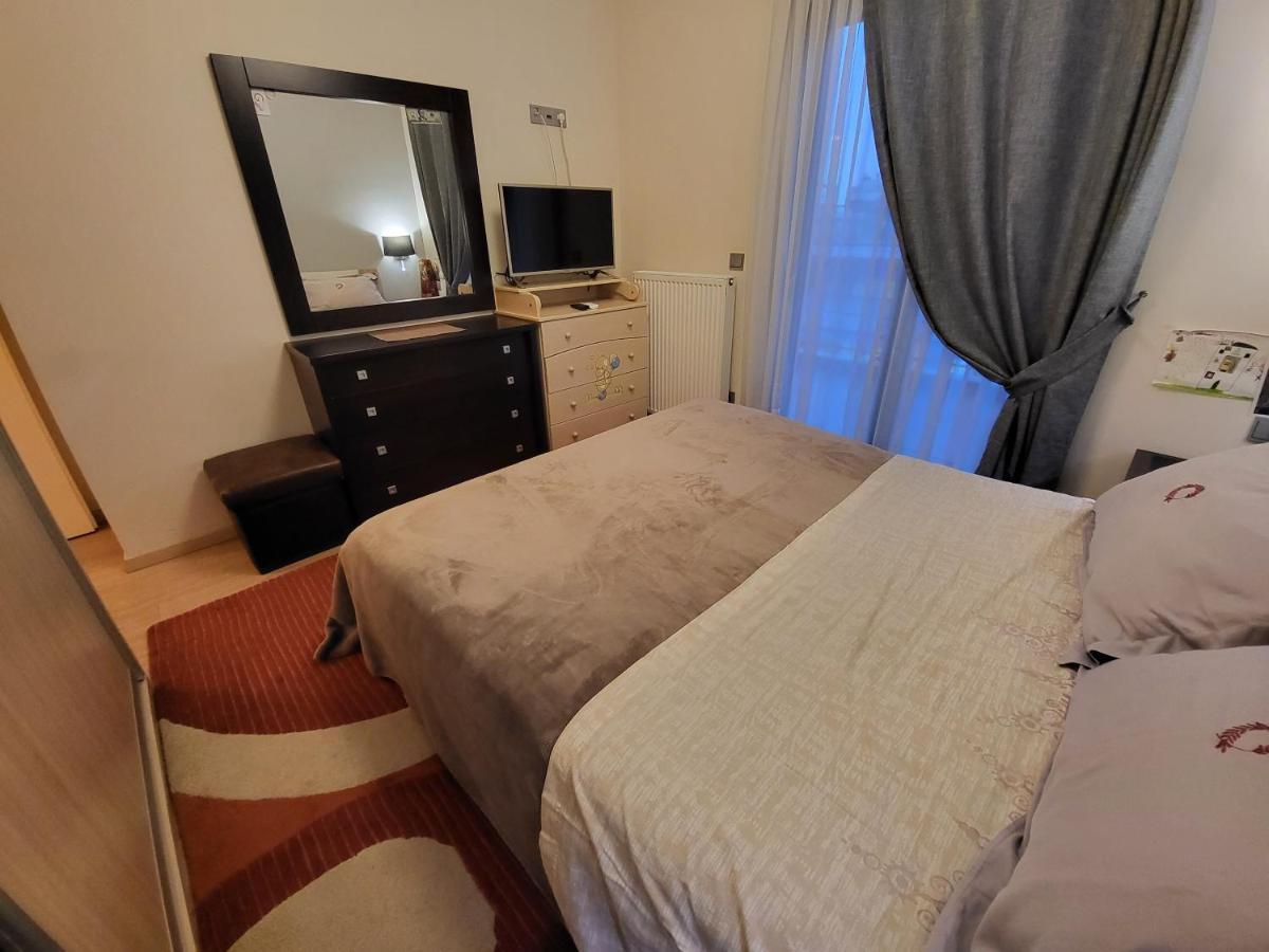 Cozy Apartment In Front Of The Park Athen Exterior foto