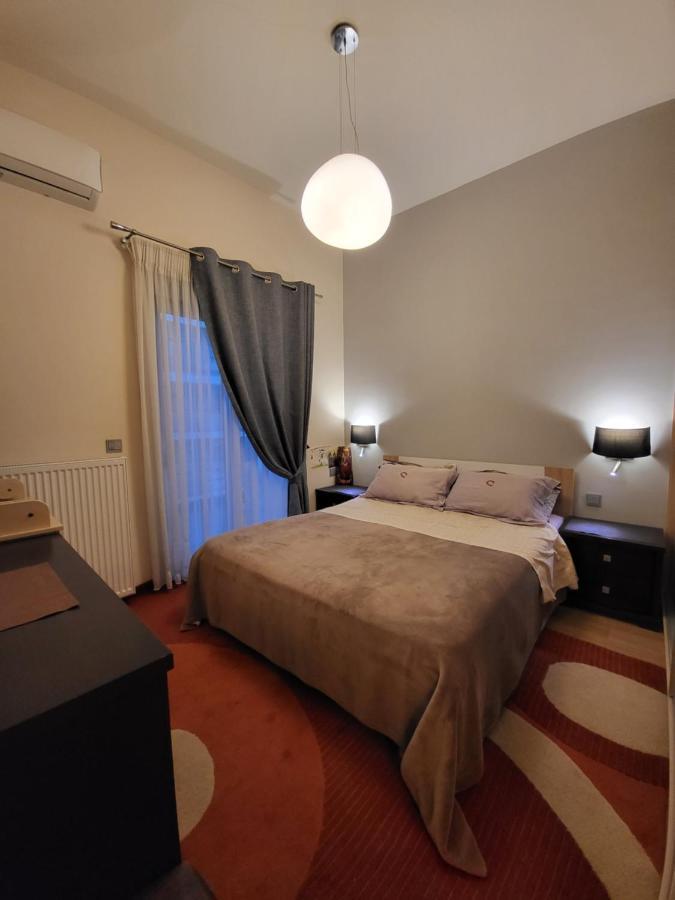 Cozy Apartment In Front Of The Park Athen Exterior foto
